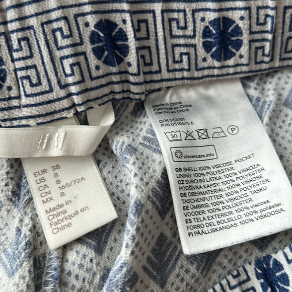 H&M Blue Patterned Wide Leg Pants with Tie Waist - Picture 5 of 5